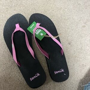 Sanuk Pink and Black Casual Sandals